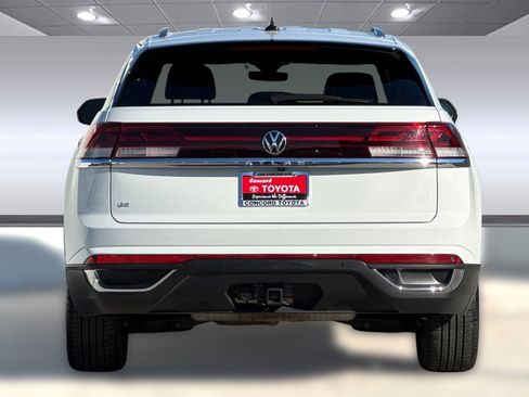 Used 2025 Volkswagen Atlas Cross Sport SE image 8