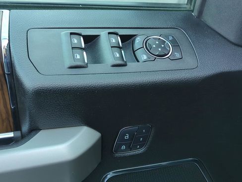 Used 2018 Ford F150 Lariat w/ Equipment Group 502A Luxury image 14