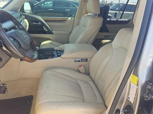 Used 2018 Lexus LX 570 4WD w/ Luxury Package image 4