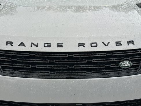 Used 2025 Land Rover Range Rover Sport Dynamic SE image 12