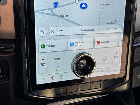 Used 2022 Ford F150 Lightning Platinum image 45