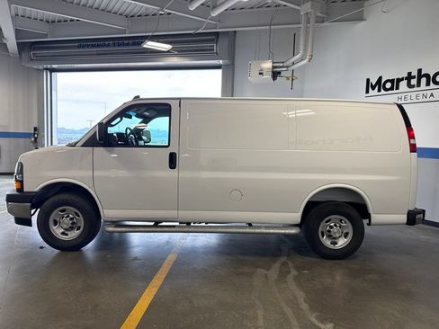 Used 2025 Chevrolet Express 2500 w/ Driver Convenience Package RWD image 4