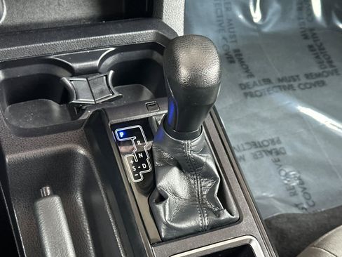 Certified 2022 Toyota Tacoma SR image 21