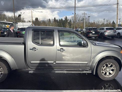 Used 2016 Nissan Frontier SL image 3