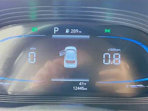 Certified 2025 Hyundai Venue SEL image 12