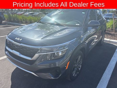 Used 2023 Kia Seltos S FWD image 2