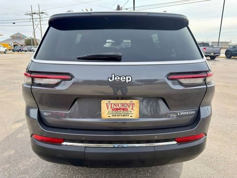 Used 2023 Jeep Grand Cherokee L Laredo image 4