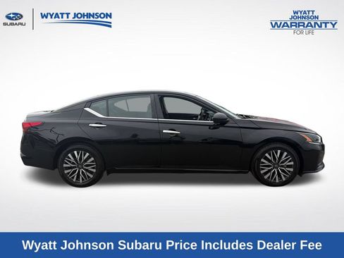 Used 2024 Nissan Altima 2.5 SV FWD image 11