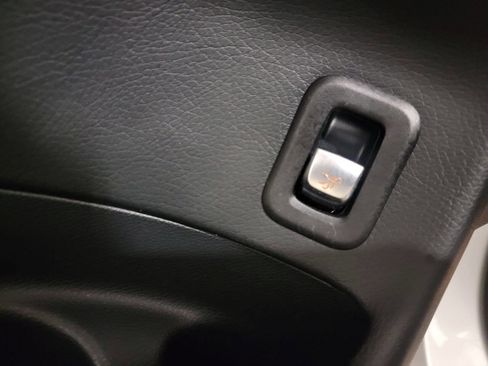 Used 2017 Mercedes-Benz GLC 300 4MATIC image 13