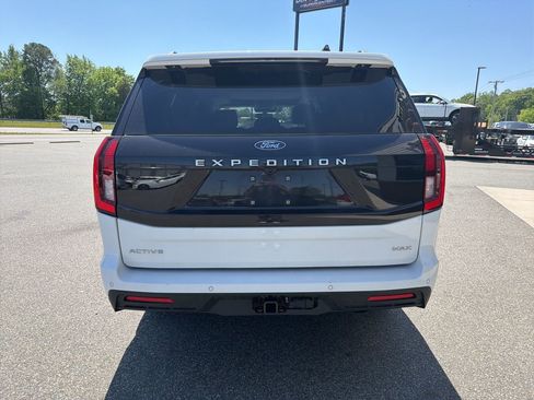 Used 2025 Ford Expedition Max Active AWD/4WD image 7