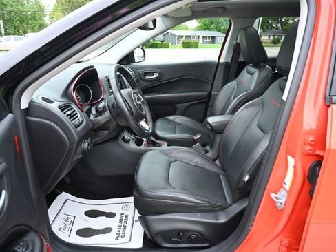 Used 2018 Jeep Compass Trailhawk w/ Leather Interior Group AWD/4WD image 27