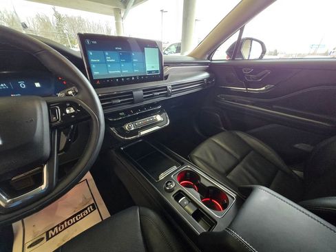 Used 2025 Lincoln Corsair Reserve w/ Jet Appearance Package image 17