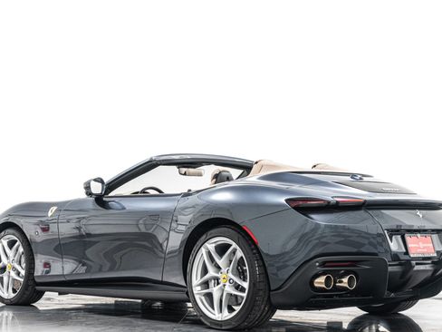Used 2025 Ferrari Roma Spider RWD image 35