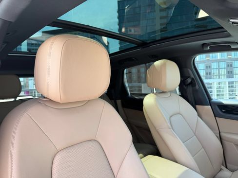 Certified 2023 Porsche Cayenne AWD/4WD image 22
