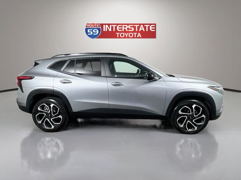 Used 2025 Chevrolet Trax RS w/ Driver Confidence Package FWD image 8