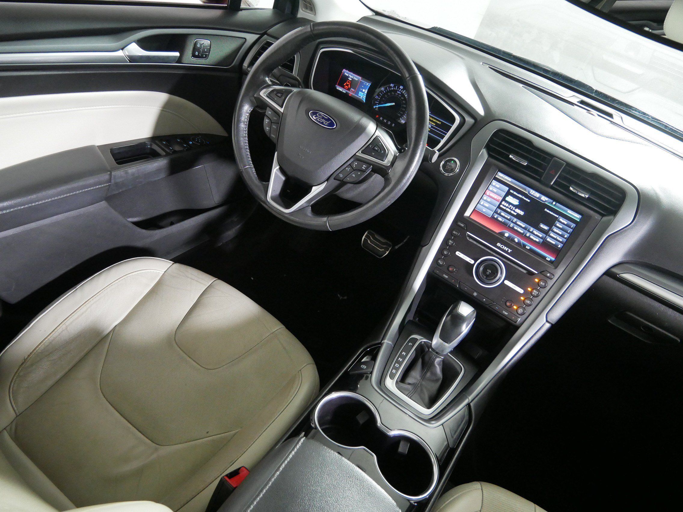 Used 2016 Ford Fusion Titanium FWD image 9