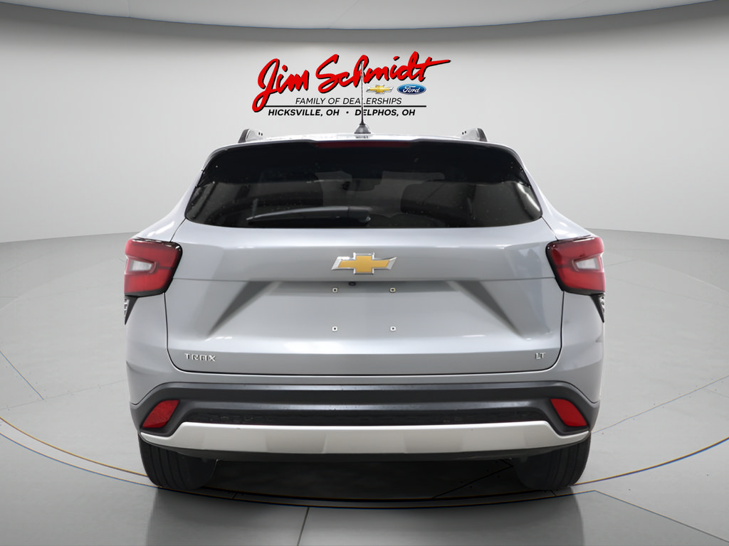 Used 2025 Chevrolet Trax LT w/ LT Convenience Package FWD image 5