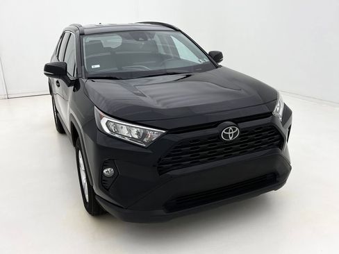 Used 2021 Toyota RAV4 XLE image 3