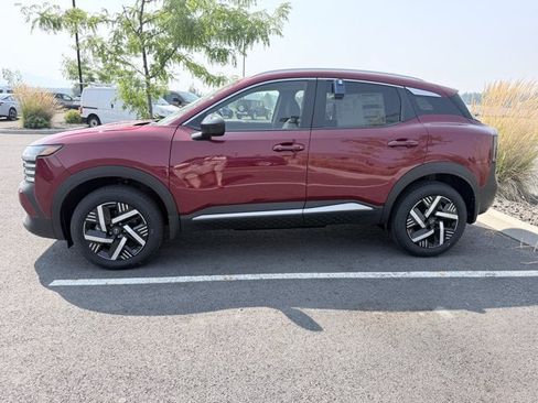 Used 2026 Nissan Kicks SV w/ SV Premium Package FWD image 5