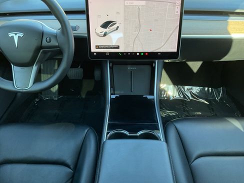 Used 2019 Tesla Model 3 Mid Range image 10