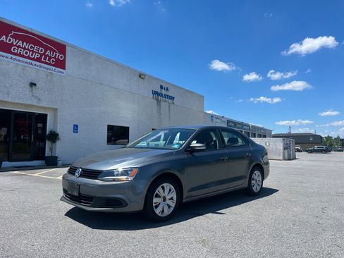 Used 2011 Volkswagen Jetta SE FWD image 28