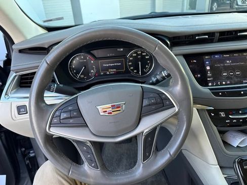 Used 2020 Cadillac XT5 Premium Luxury FWD image 7