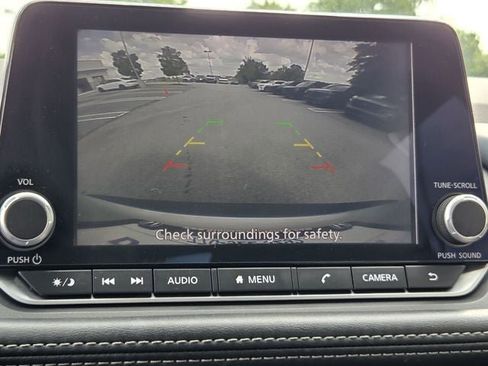 Used 2023 Nissan Rogue SV FWD image 23
