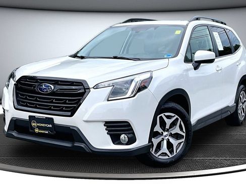 Used 2023 Subaru Forester Premium AWD/4WD image 3