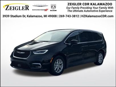 Certified 2024 Chrysler Pacifica Touring-L