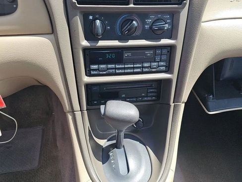 Used 2000 Ford Mustang Convertible RWD image 17