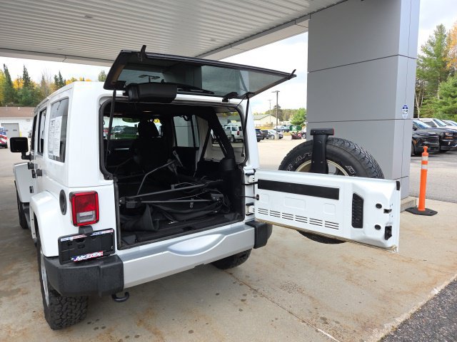 Used 2015 Jeep Wrangler Unlimited Sahara w/ Connectivity Group AWD/4WD image 20