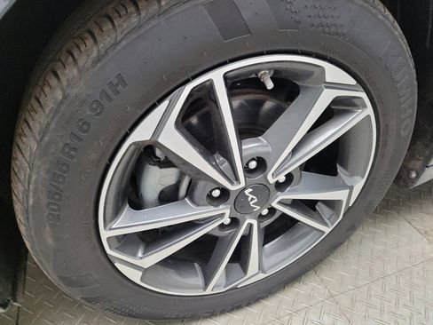 Used 2023 Kia Forte LXS w/ LXS Technology Package image 31