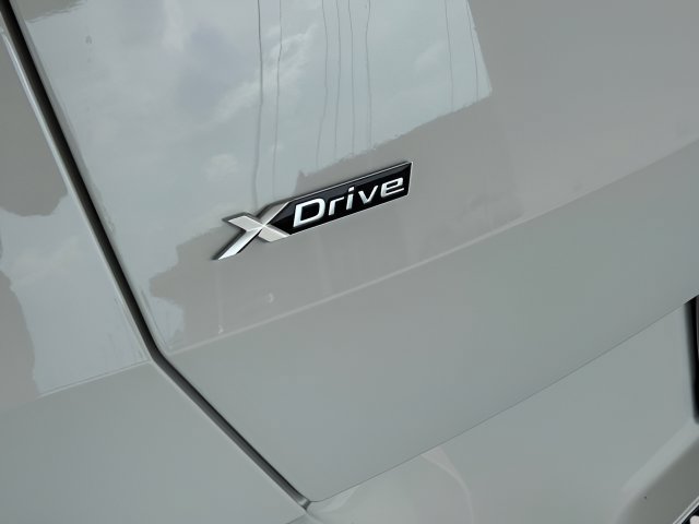 Certified 2026 BMW X3 xDrive30i w/ M Sport Package AWD/4WD image 12