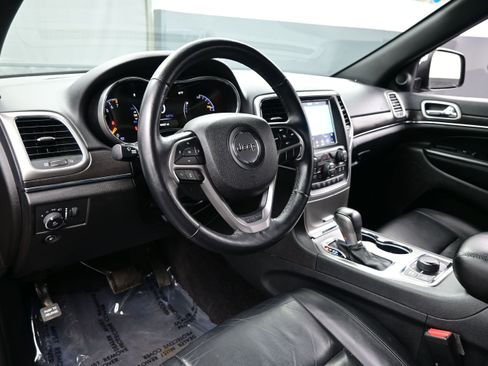 Used 2018 Jeep Grand Cherokee Limited AWD/4WD image 13