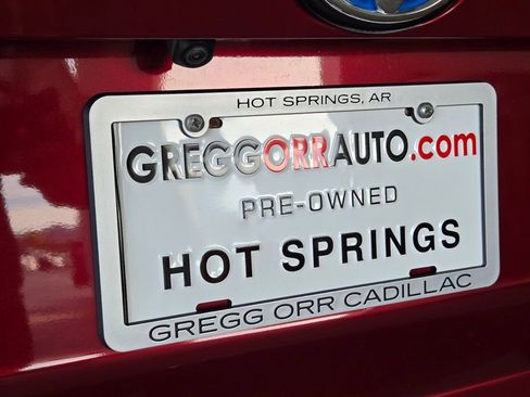 Used 2023 Toyota Venza XLE image 15