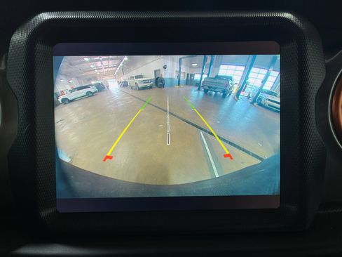 Used 2020 Jeep Wrangler Unlimited Sahara w/ Uconnect 4C Nav & Sound Group AWD/4WD image 11