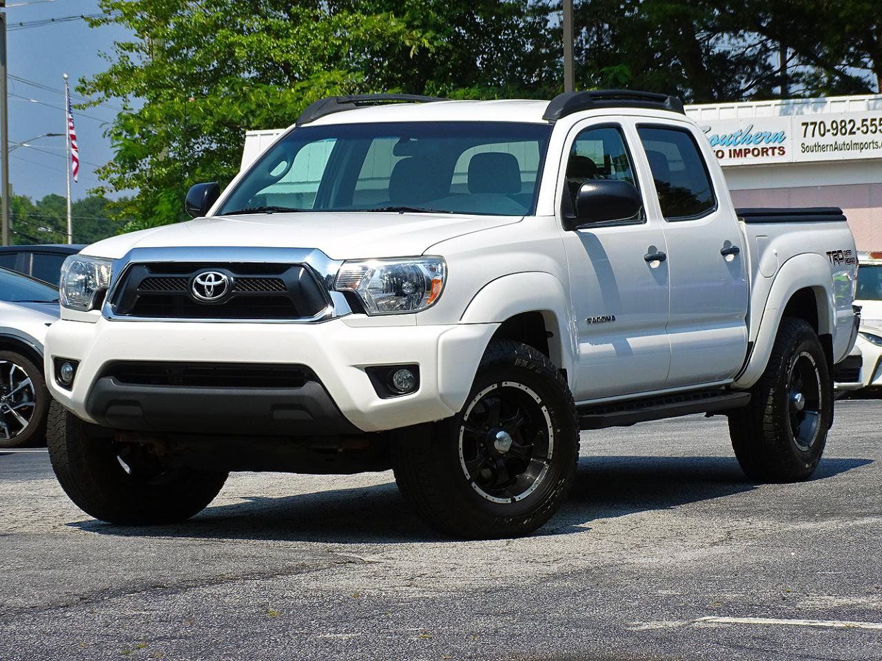 Used 2015 Toyota Tacoma 4x4 Double Cab w/ TRD Off-Road Package image 5