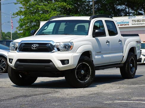 Used 2015 Toyota Tacoma 4x4 Double Cab w/ TRD Off-Road Package image 5