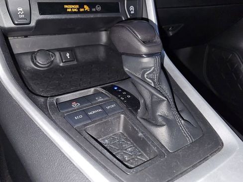 Used 2022 Toyota RAV4 XLE image 21
