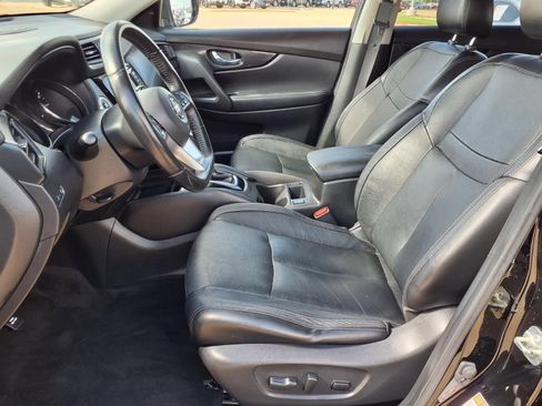 Used 2017 Nissan Rogue SL FWD image 25