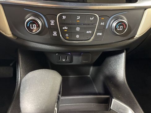 Used 2023 Chevrolet Traverse LS w/ Safety Package image 32