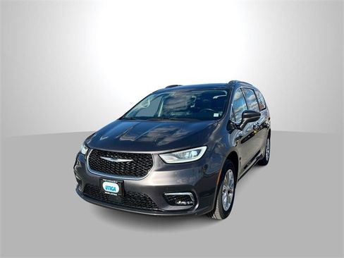 Used 2021 Chrysler Pacifica Touring-L w/ Uconnect Theater Family Group image 1