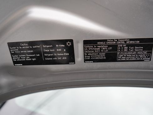 Used 2019 Volvo XC40 T5 R-Design image 83