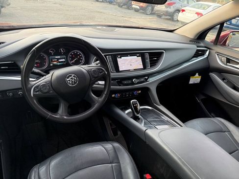 Used 2019 Buick Enclave Essence FWD image 10