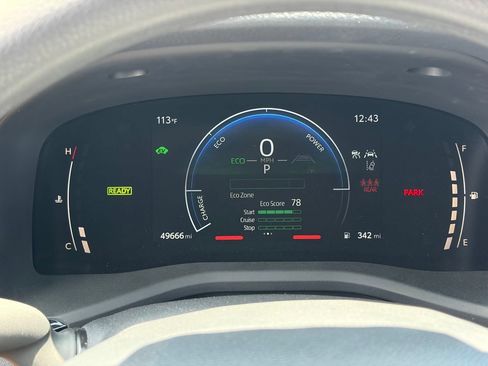 Used 2025 Toyota Camry LE FWD image 10