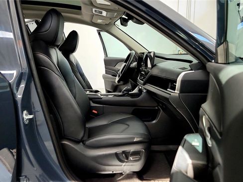 Certified 2024 Toyota Grand Highlander XLE image 17