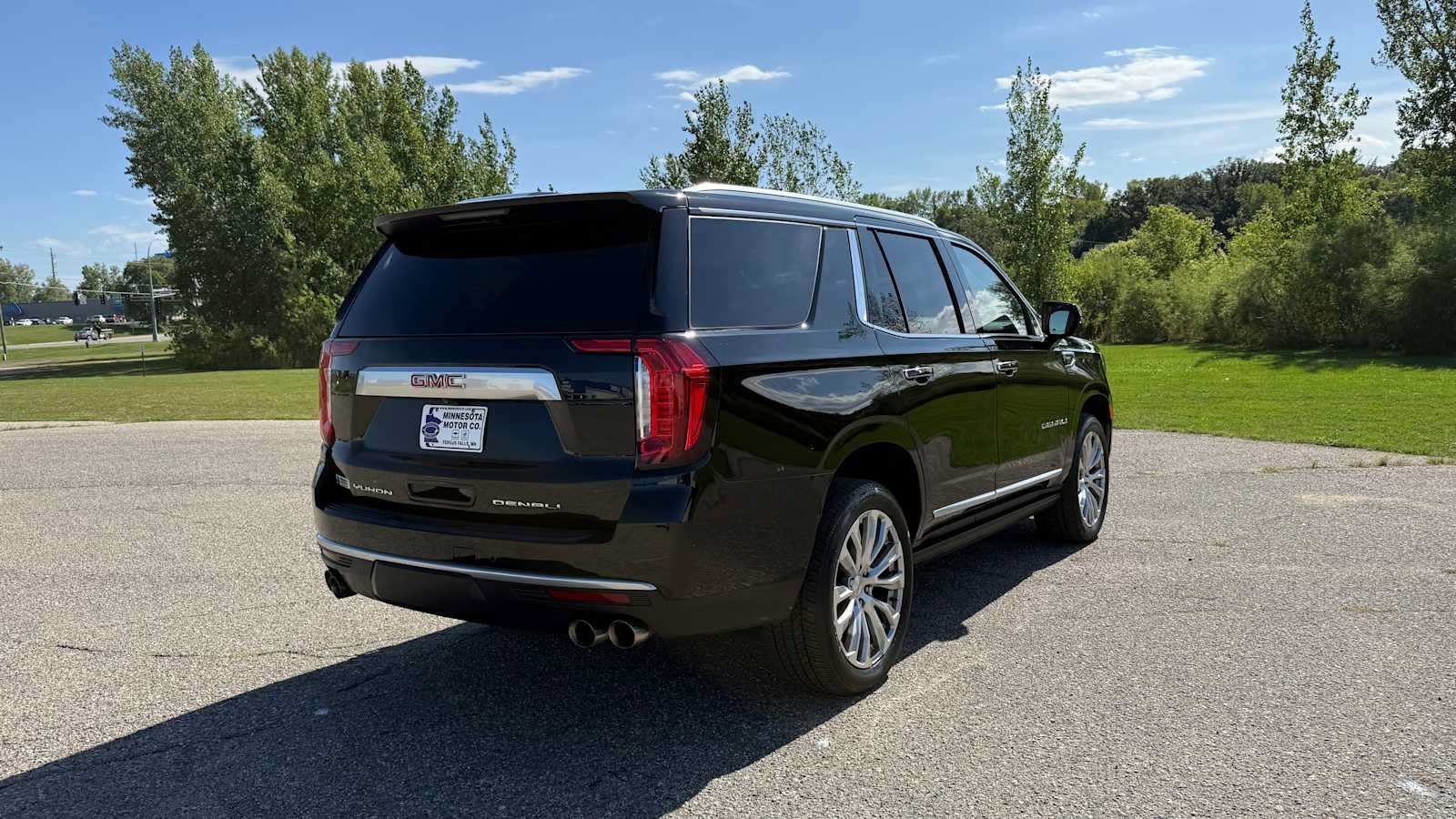 Used 2024 GMC Yukon Denali AWD/4WD image 4