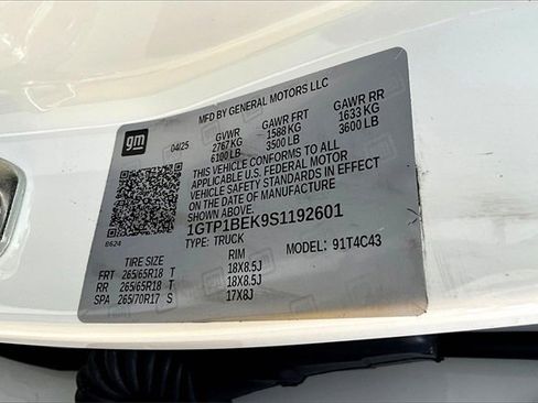 New 2025 GMC Canyon Elevation w/ Convenience Package image 8