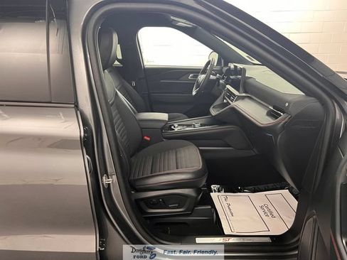 Used 2025 Ford Explorer ST-Line w/ Premium Package RWD image 40