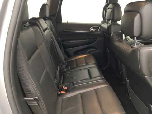 Used 2020 Jeep Grand Cherokee Limited w/ Luxury Group II image 19